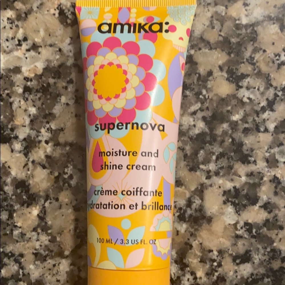 COPY - Amika Supernova moisture and shine cream